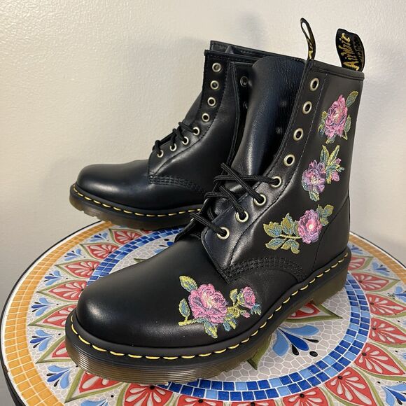 Dr. Doc Martens 1460 Vonda II Women’s 9 Black Leather 8-Eye Lace Up Ankle Boots - Picture 1 of 10